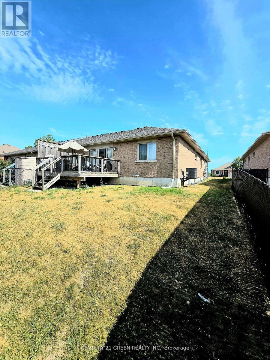 100 Spruce Gardens Court, Belleville, ON - Outdoor