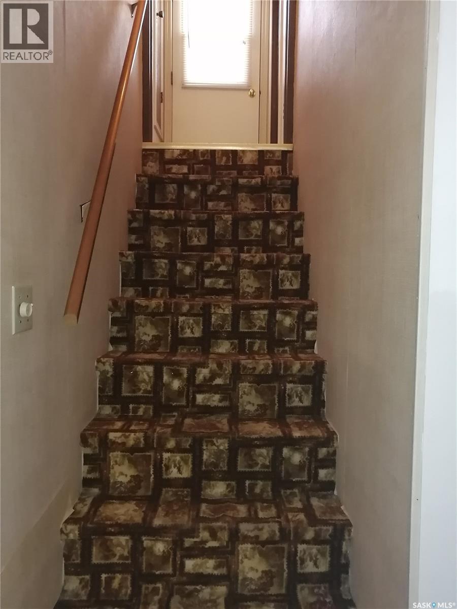 144 2Nd Street W, Ponteix, SK - Indoor Photo Showing Other Room