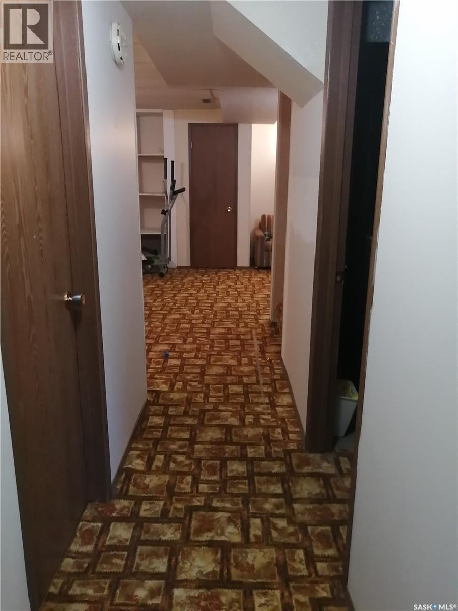 144 2Nd Street W, Ponteix, SK - Indoor Photo Showing Other Room