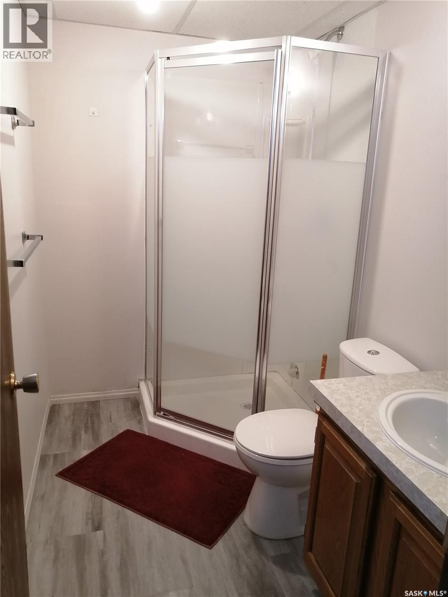 144 2Nd Street W, Ponteix, SK - Indoor Photo Showing Bathroom