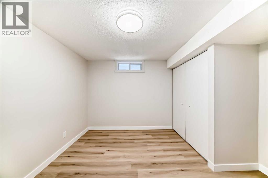 937 Marcombe Drive Ne, Calgary, AB - Indoor Photo Showing Other Room