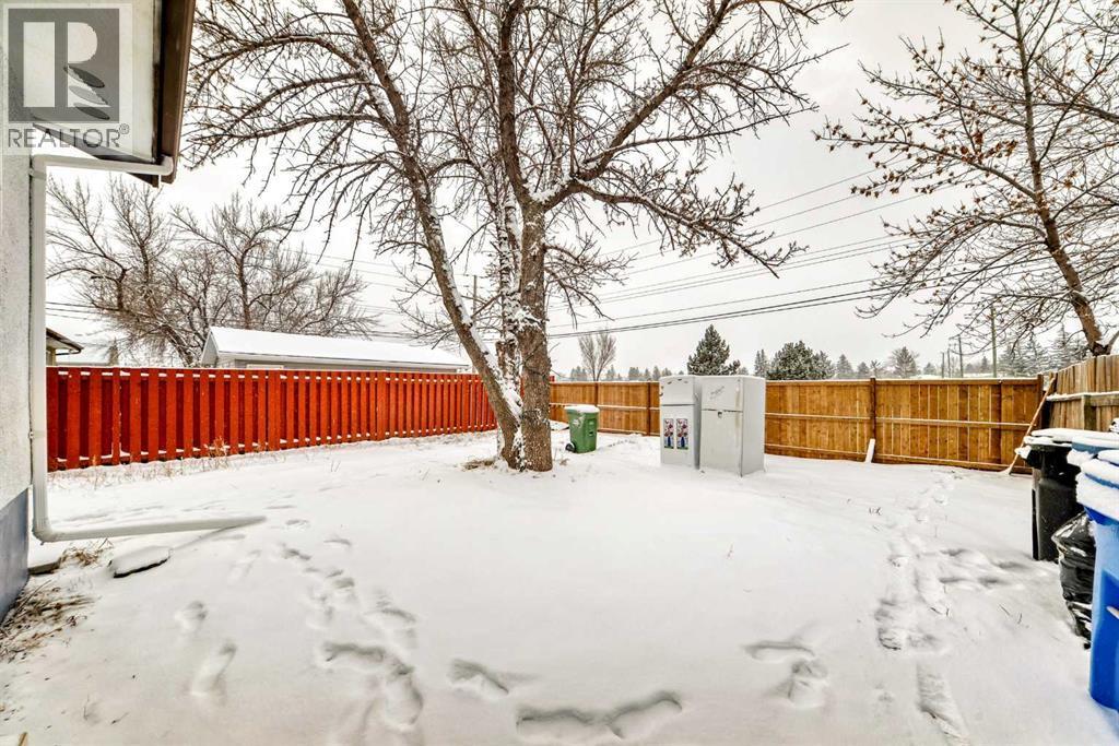 937 Marcombe Drive Ne, Calgary, AB - Outdoor