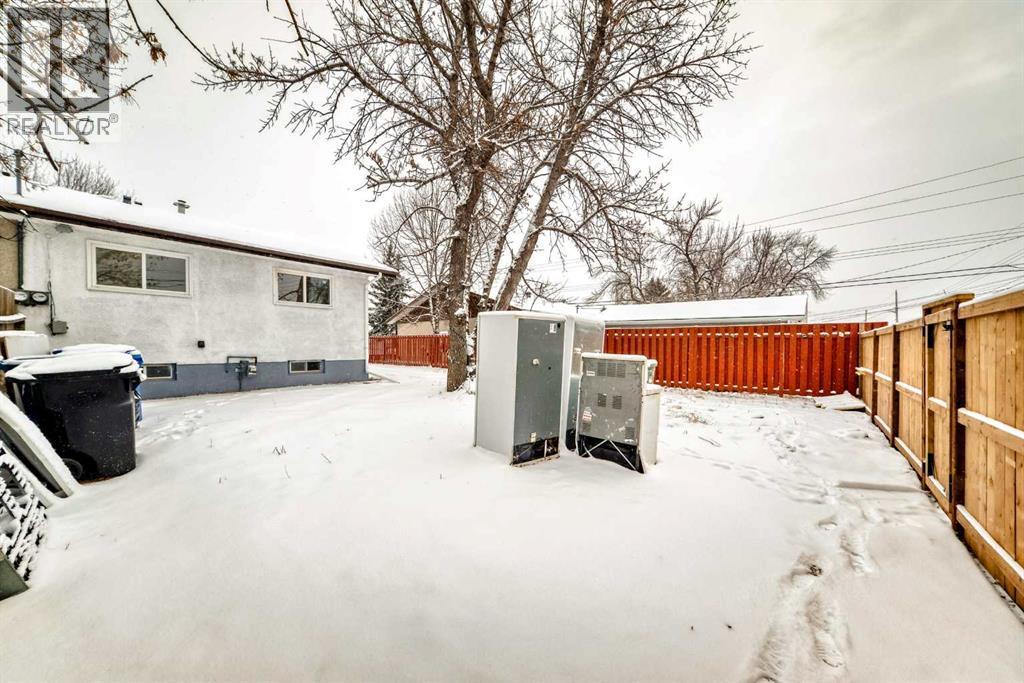 937 Marcombe Drive Ne, Calgary, AB - Outdoor