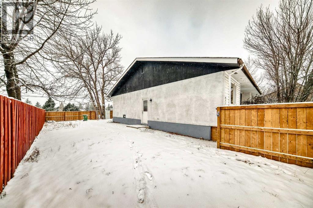 937 Marcombe Drive Ne, Calgary, AB - Outdoor