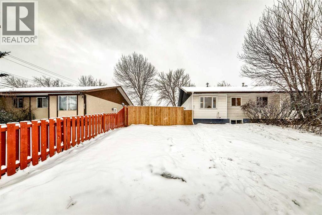 937 Marcombe Drive Ne, Calgary, AB - Outdoor