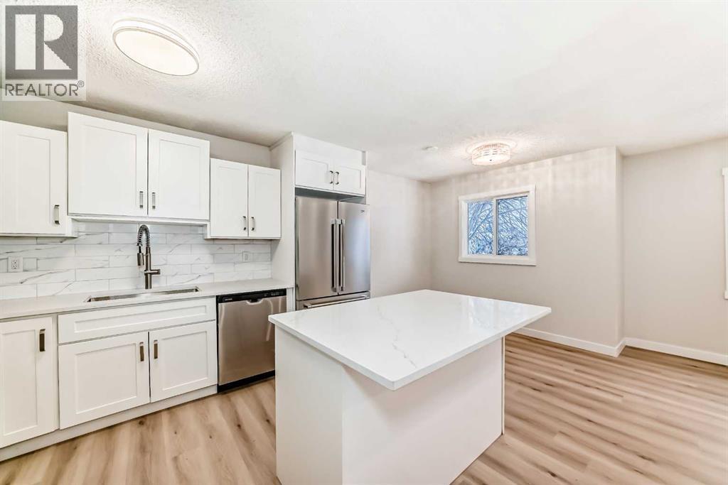 937 Marcombe Drive Ne, Calgary, AB - Indoor Photo Showing Kitchen