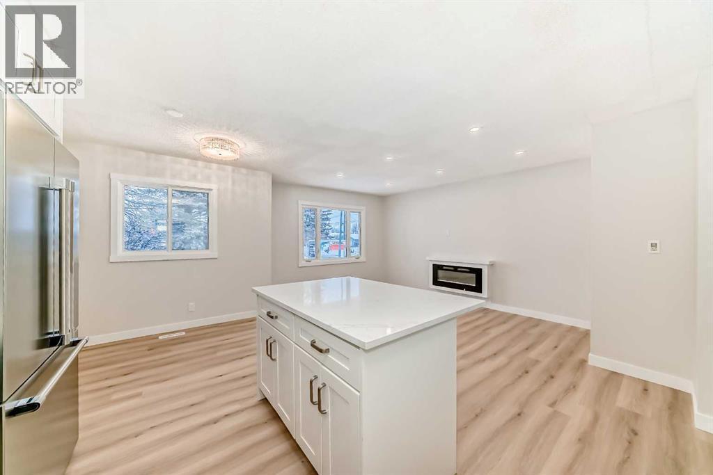 937 Marcombe Drive Ne, Calgary, AB - Indoor