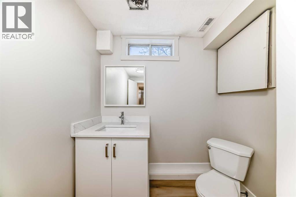 937 Marcombe Drive Ne, Calgary, AB - Indoor Photo Showing Bathroom