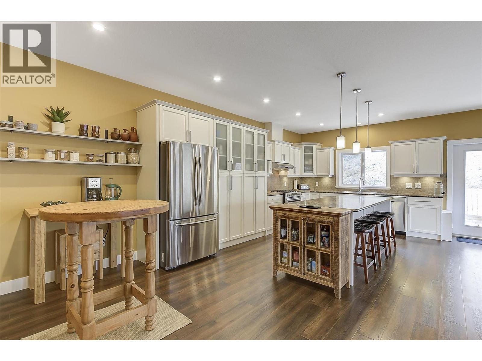 8011 Pierre Drive, Summerland, BC - Indoor