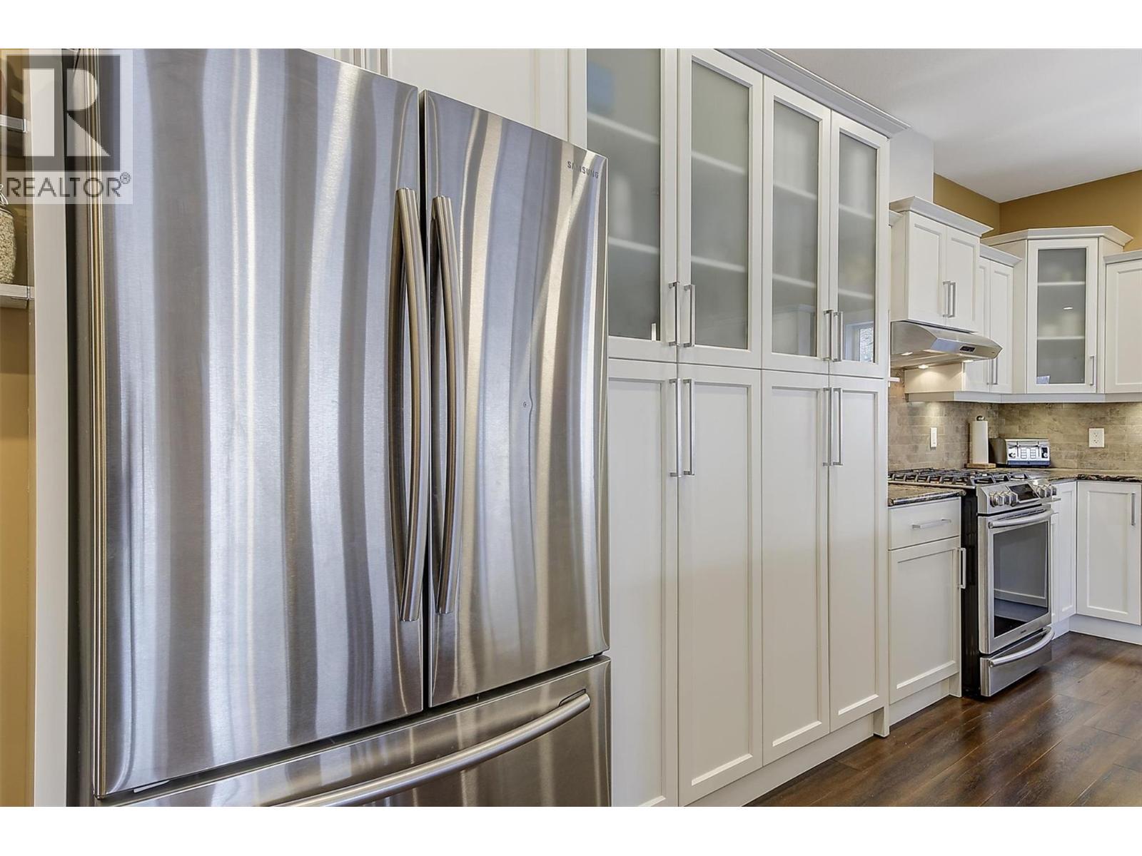 8011 Pierre Drive, Summerland, BC - Indoor Photo Showing Kitchen