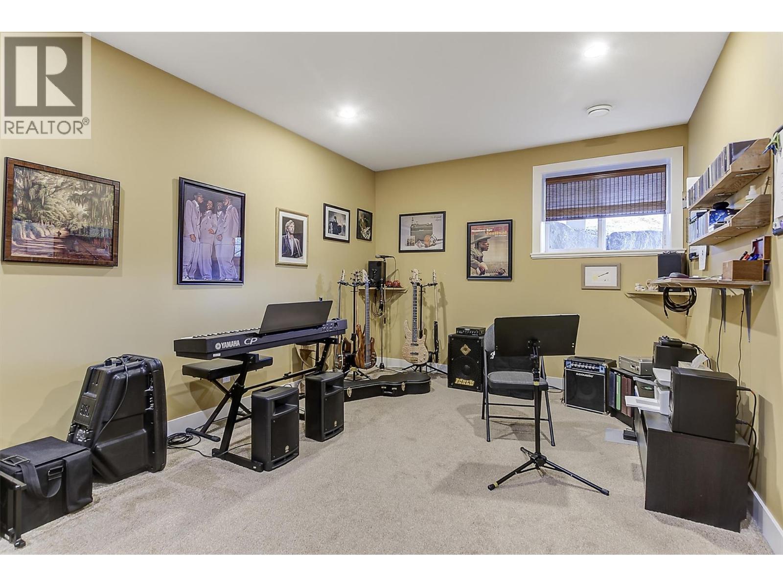 8011 Pierre Drive, Summerland, BC - Indoor Photo Showing Other Room