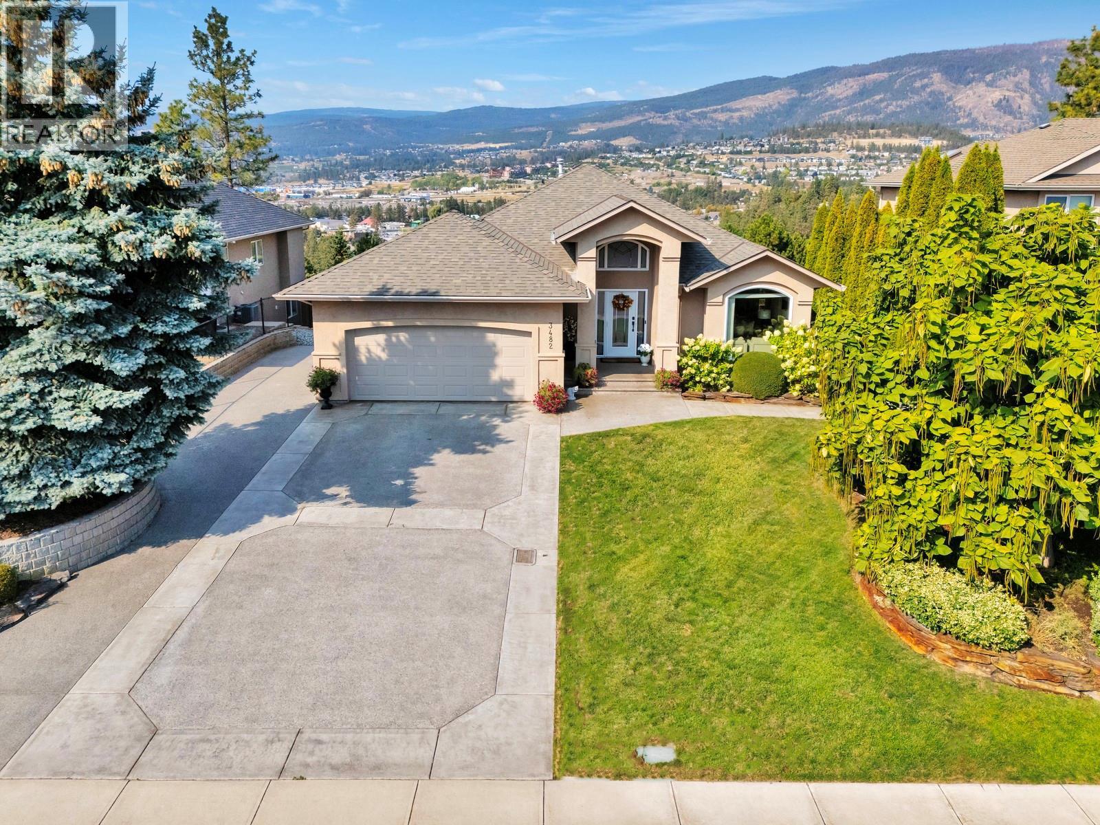 3482 Ridge Boulevard, West Kelowna, BC - Outdoor