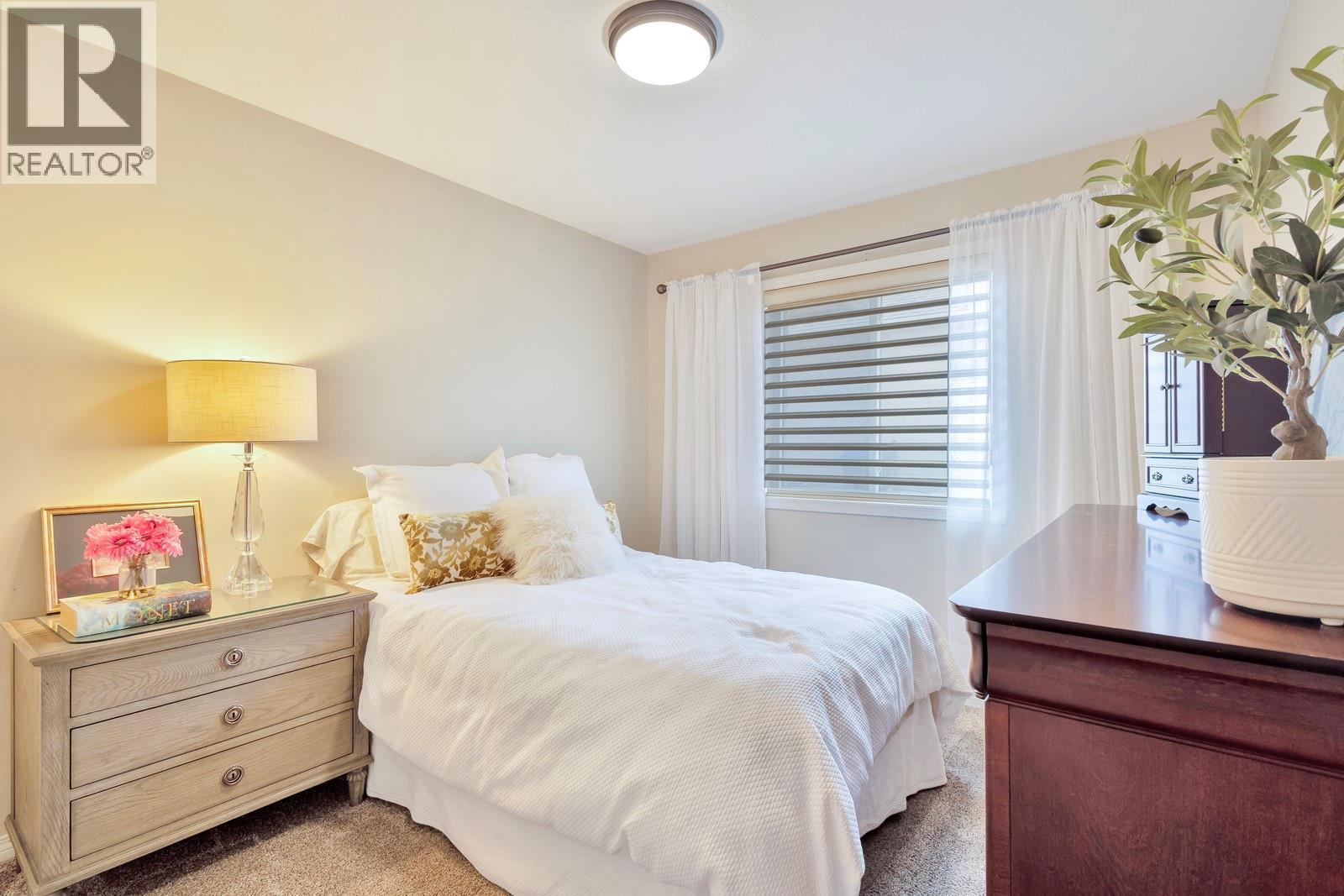 3482 Ridge Boulevard, West Kelowna, BC - Indoor Photo Showing Bedroom