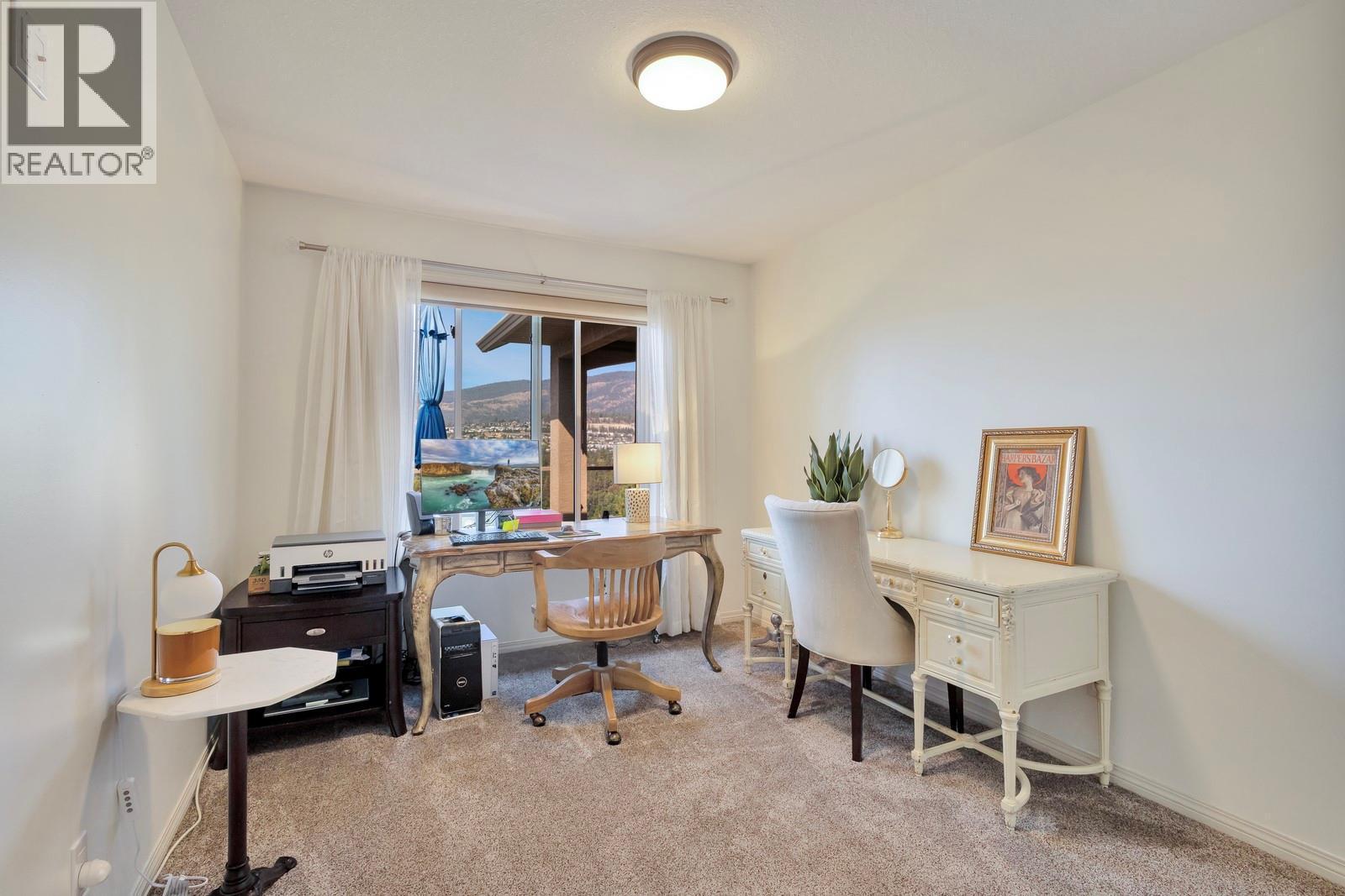 3482 Ridge Boulevard, West Kelowna, BC - Indoor Photo Showing Office