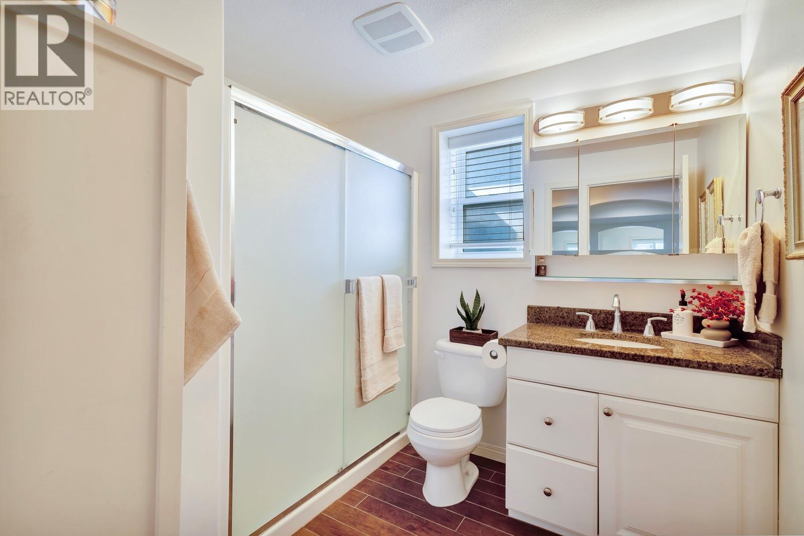 3482 Ridge Boulevard, West Kelowna, BC - Indoor Photo Showing Bathroom
