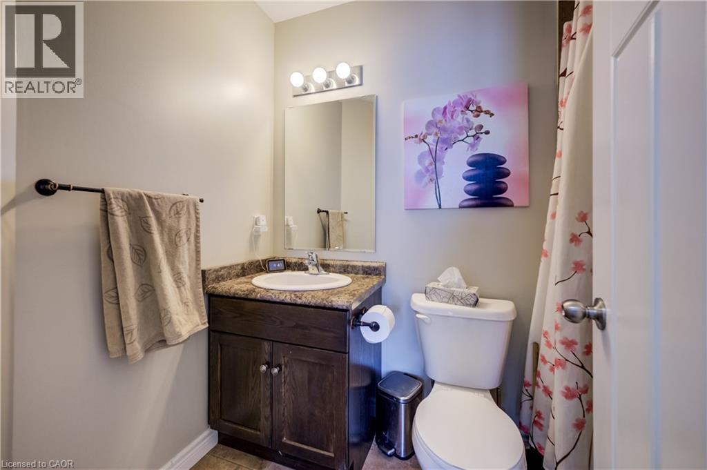 1444 Dunkirk Avenue, Woodstock, ON - Indoor Photo Showing Bathroom
