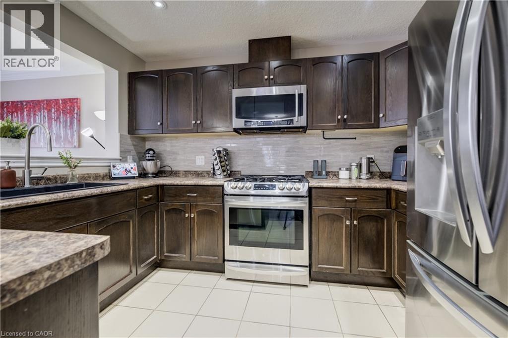 1444 Dunkirk Avenue, Woodstock, ON - Indoor Photo Showing Kitchen