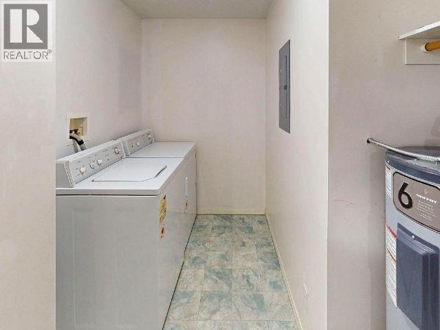 201-5680 Ortona Ave, Powell River, BC - Indoor Photo Showing Laundry Room