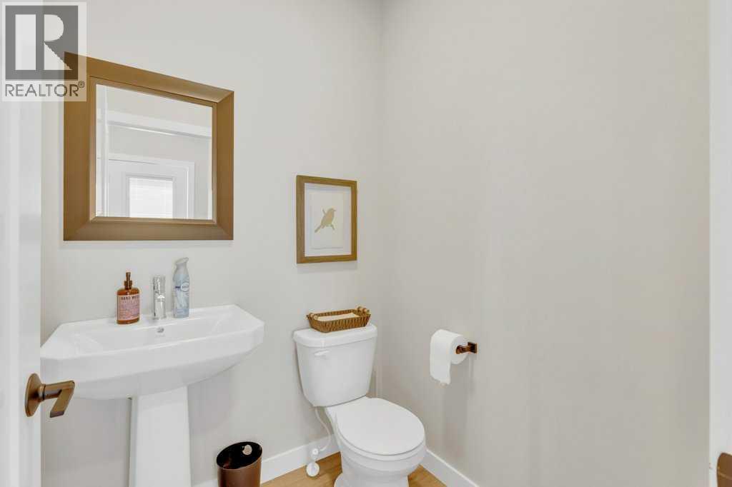 13 Gray Close, Sylvan Lake, AB - Indoor Photo Showing Bathroom