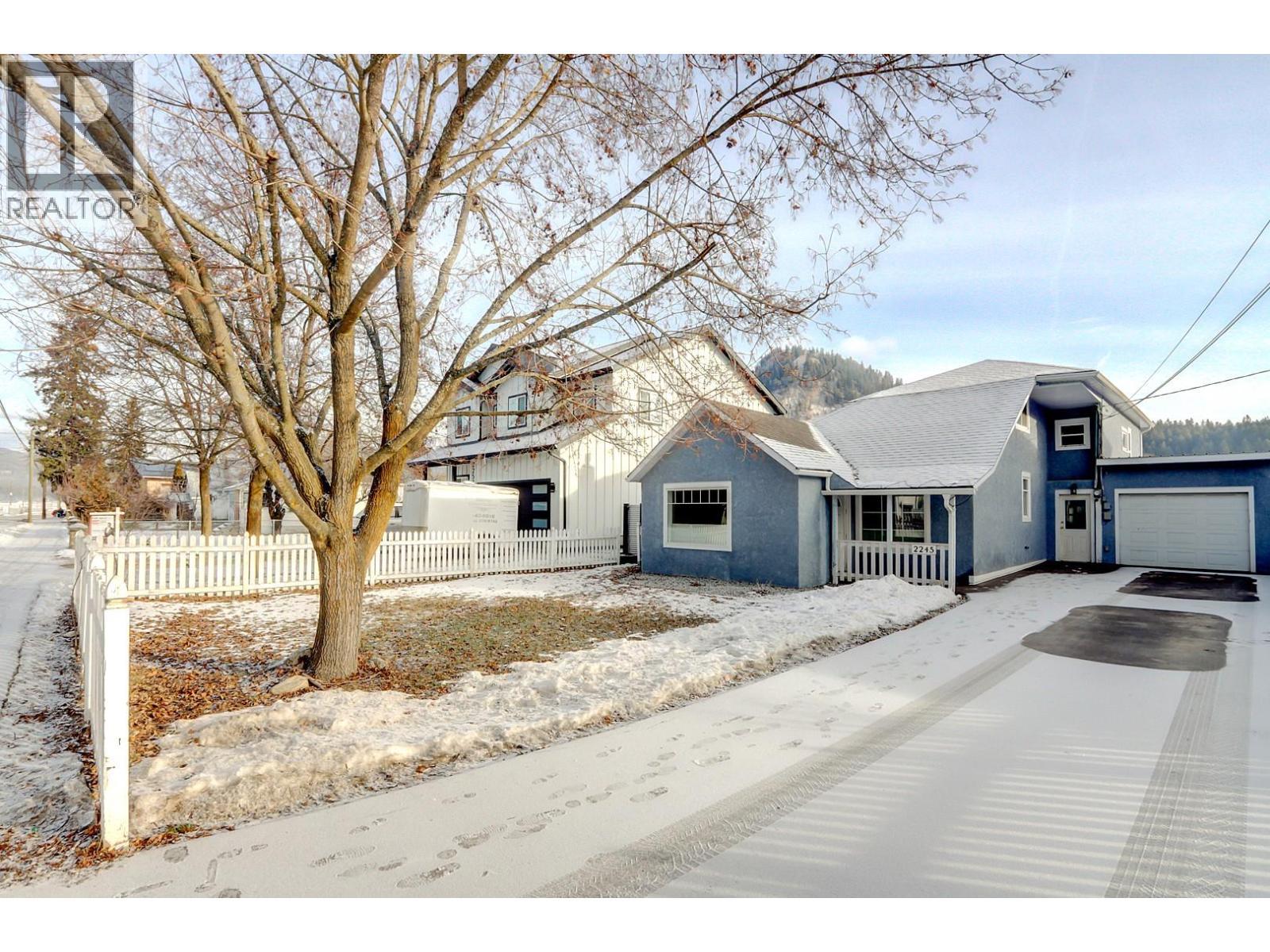 2245 Shuswap Avenue, Lumby, BC - Outdoor