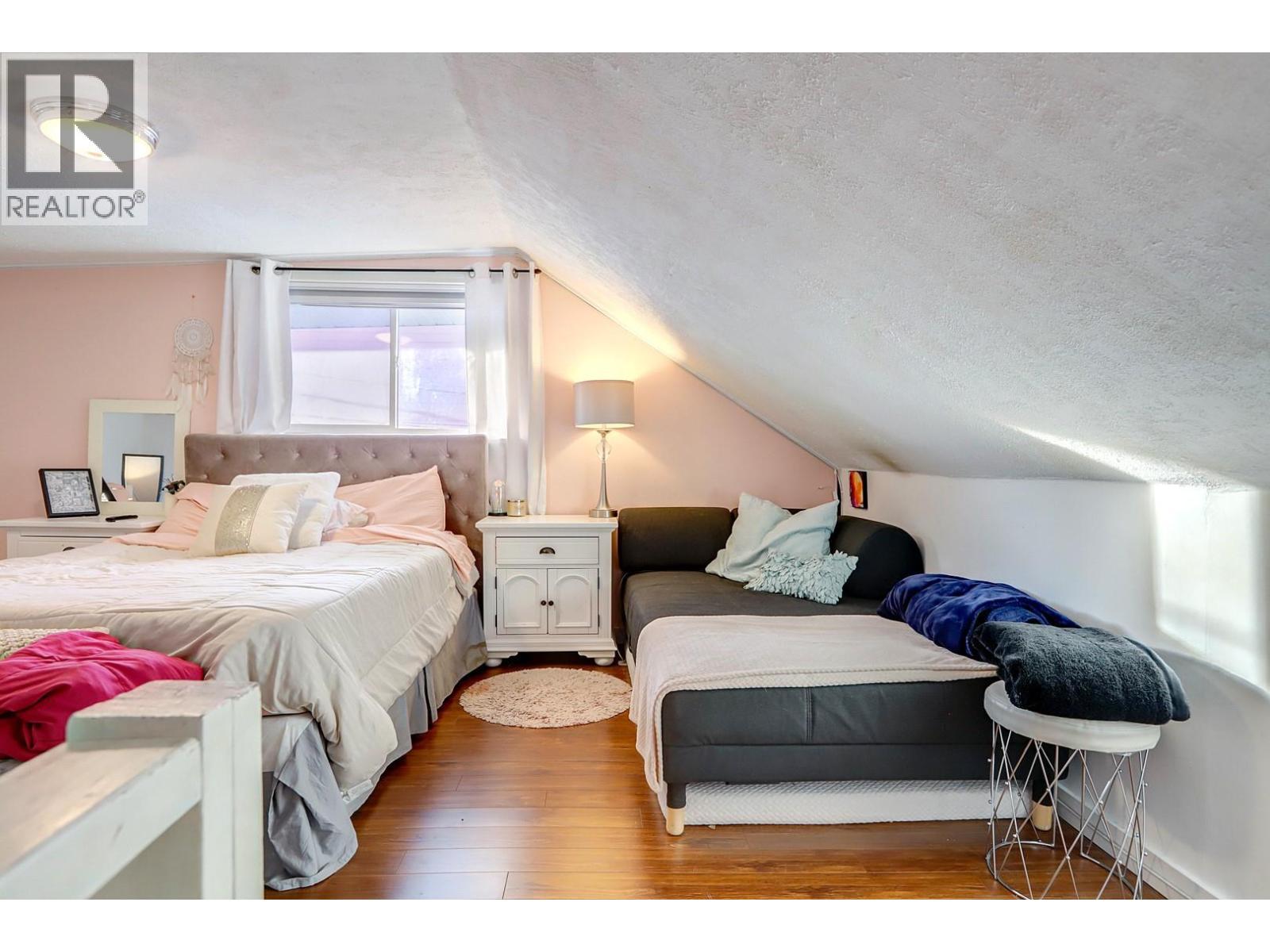 2245 Shuswap Avenue, Lumby, BC - Indoor Photo Showing Bedroom