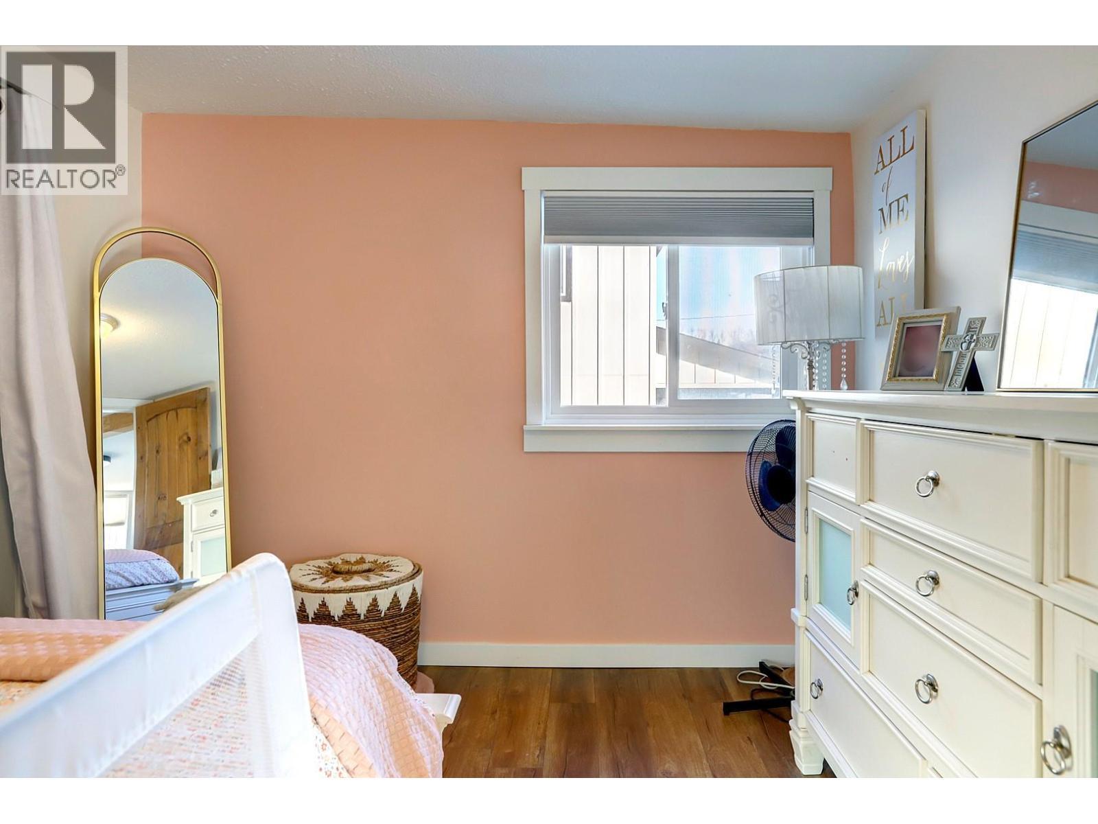 2245 Shuswap Avenue, Lumby, BC - Indoor