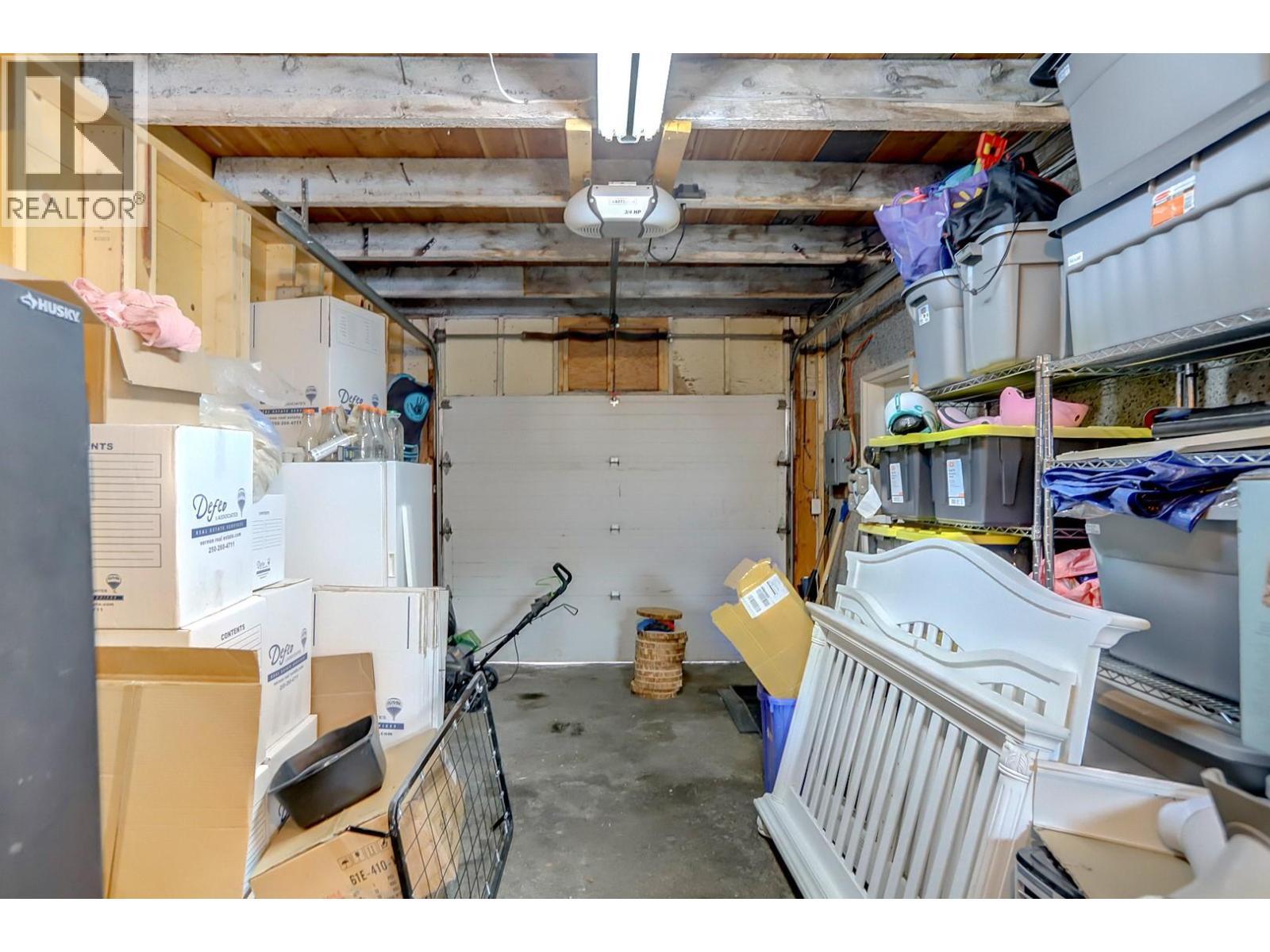 2245 Shuswap Avenue, Lumby, BC - Indoor