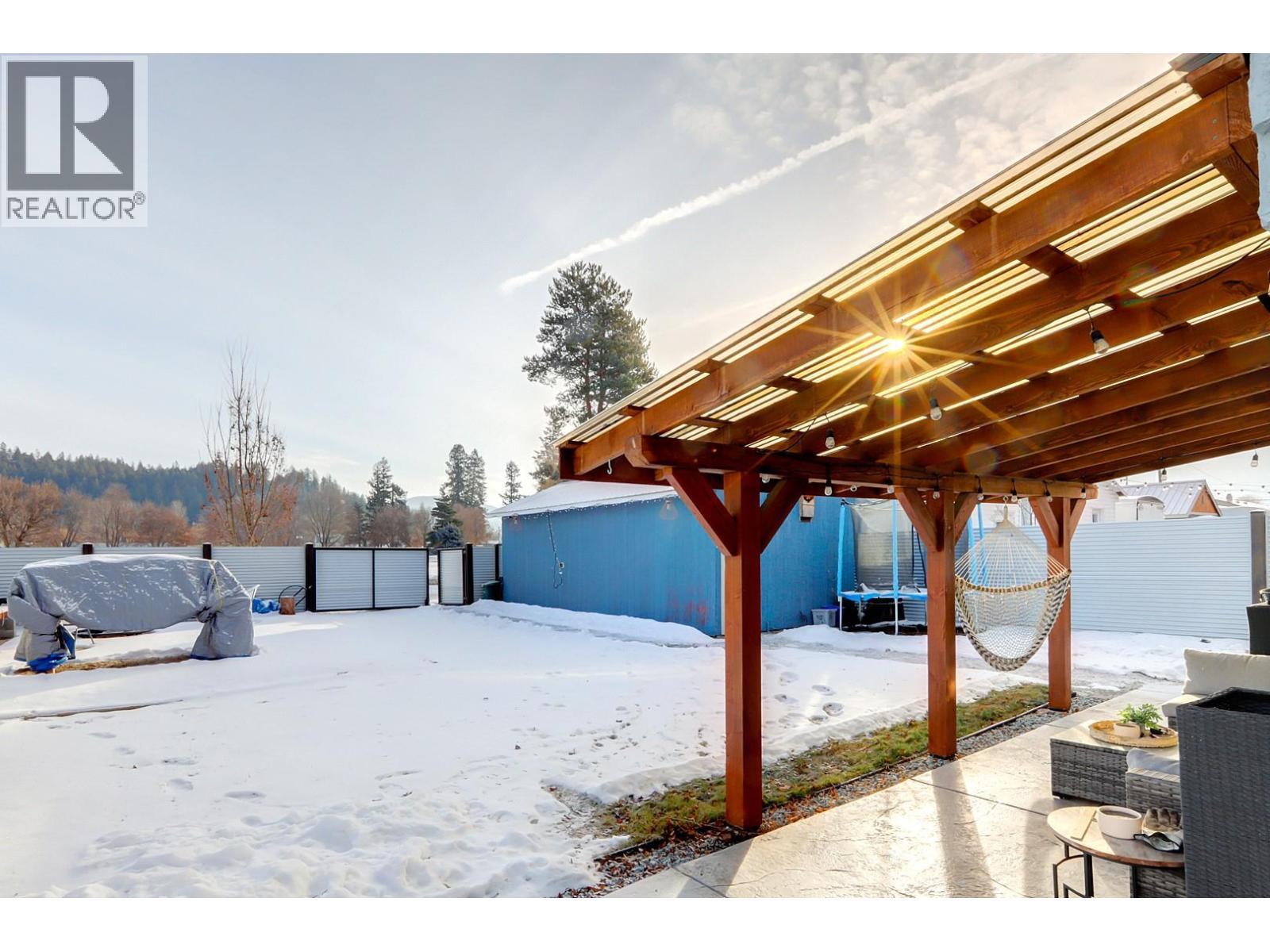 2245 Shuswap Avenue, Lumby, BC - Outdoor