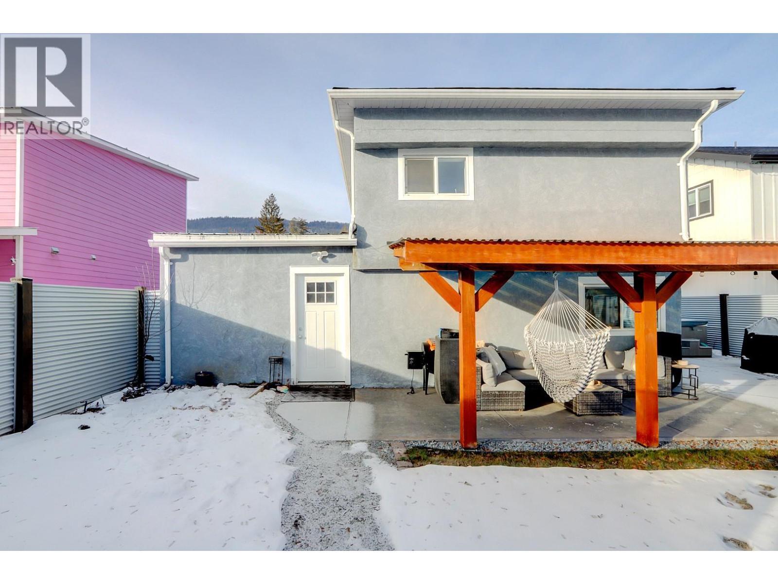2245 Shuswap Avenue, Lumby, BC - Outdoor