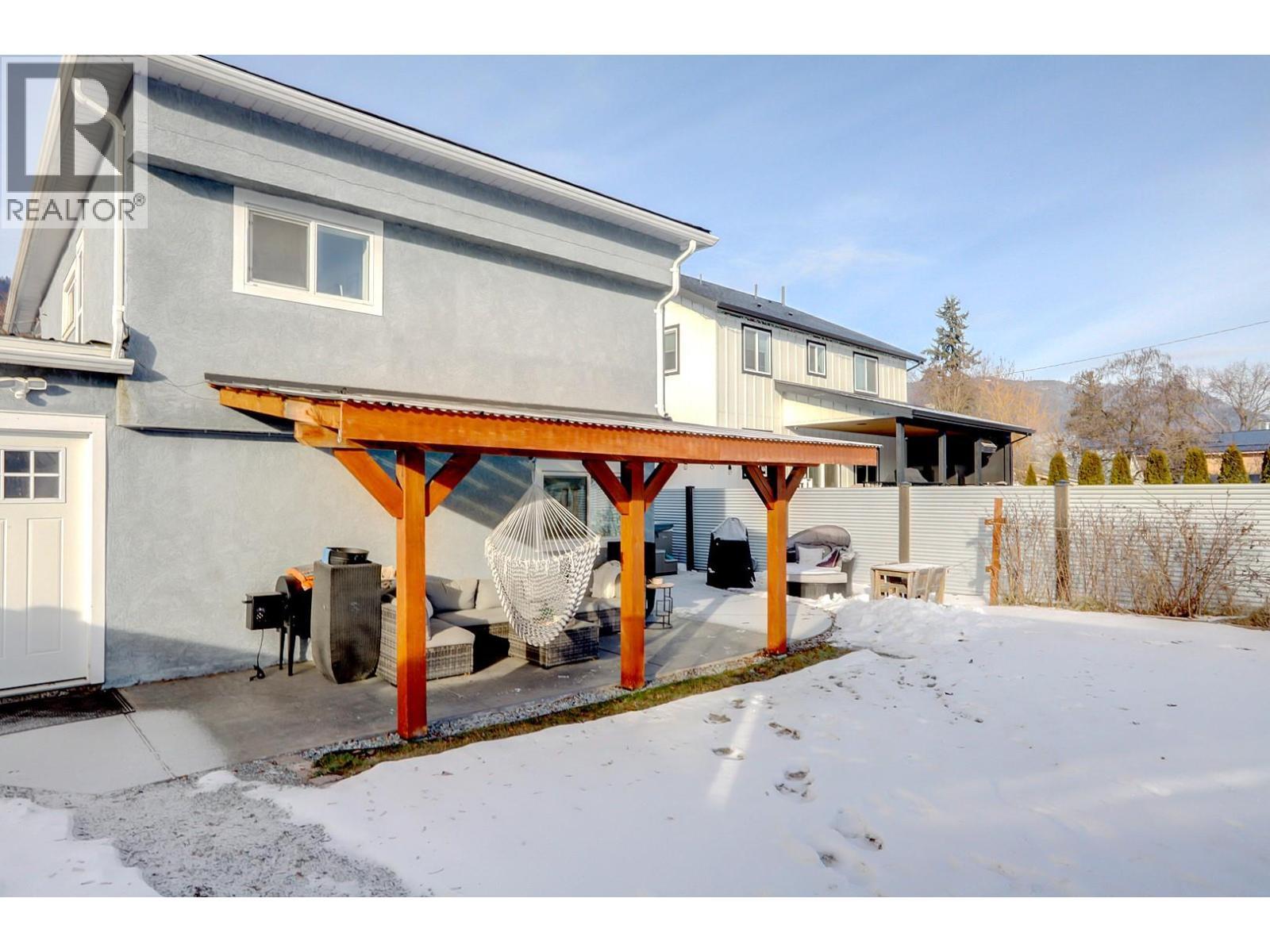 2245 Shuswap Avenue, Lumby, BC - Outdoor