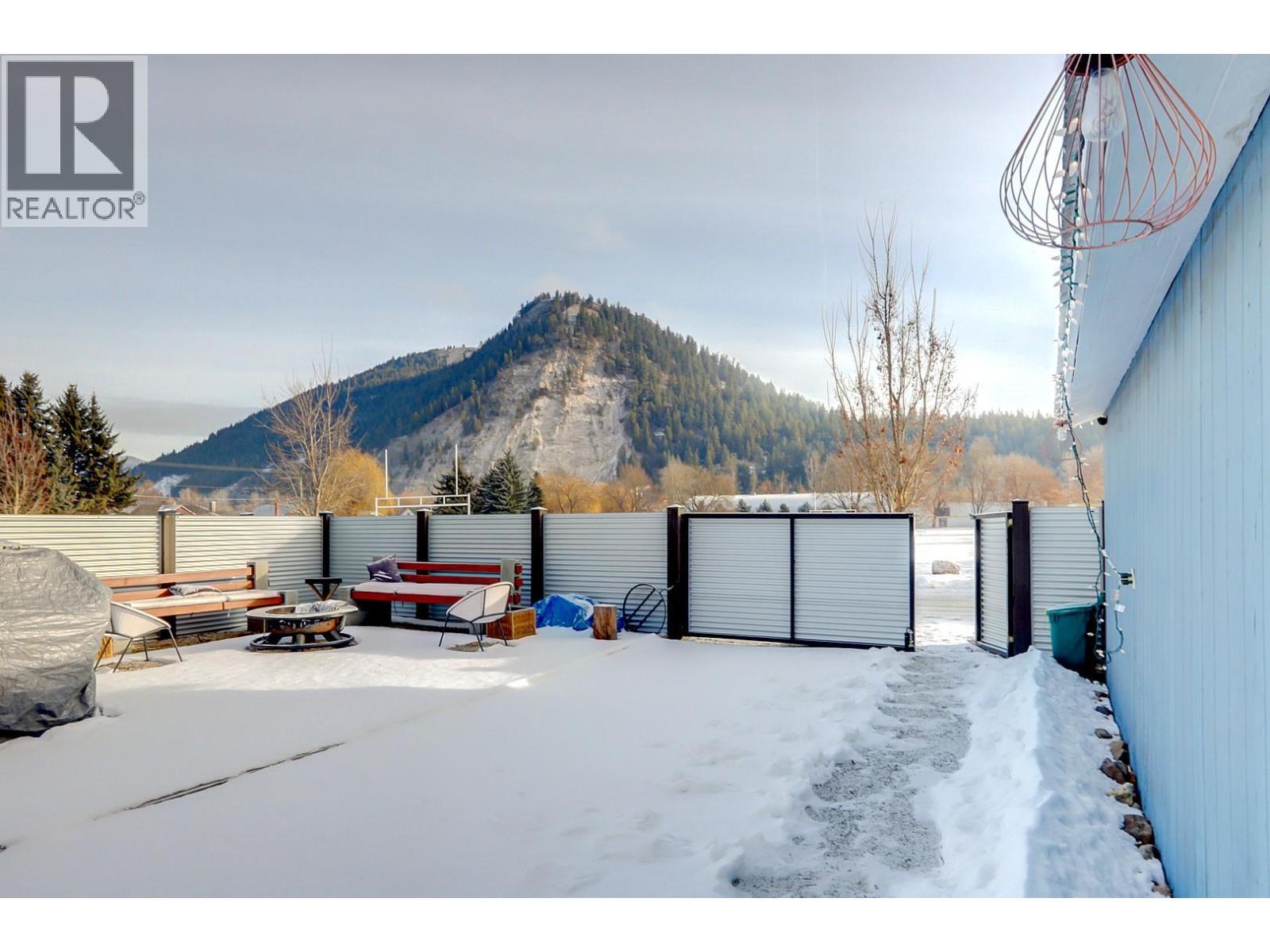 2245 Shuswap Avenue, Lumby, BC - Outdoor