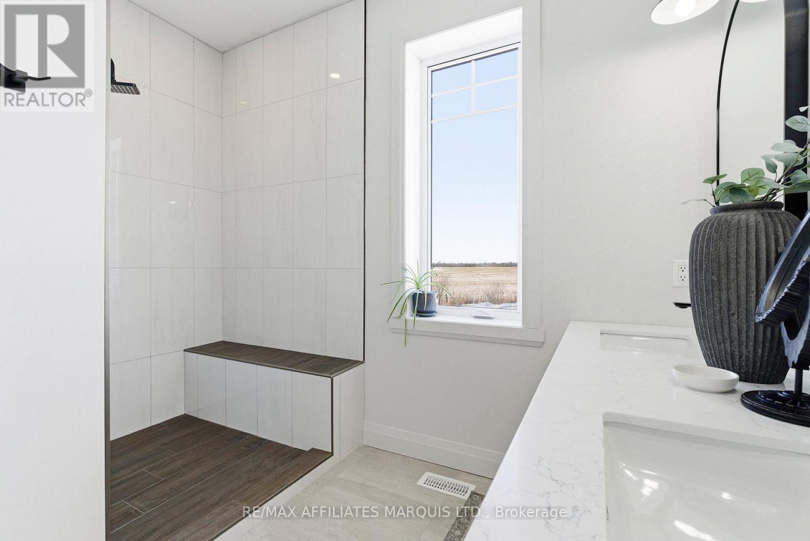 16119 Eamer Road, South Stormont, ON - Indoor Photo Showing Bathroom