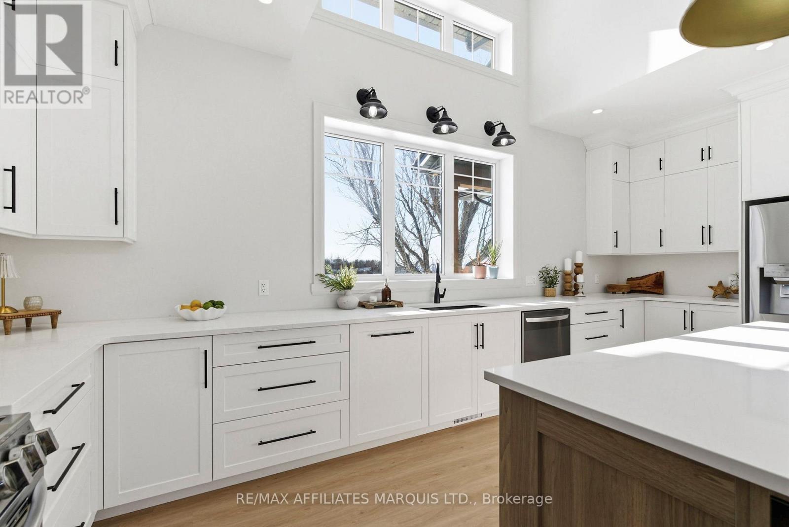 16119 Eamer Road, South Stormont, ON - Indoor Photo Showing Kitchen