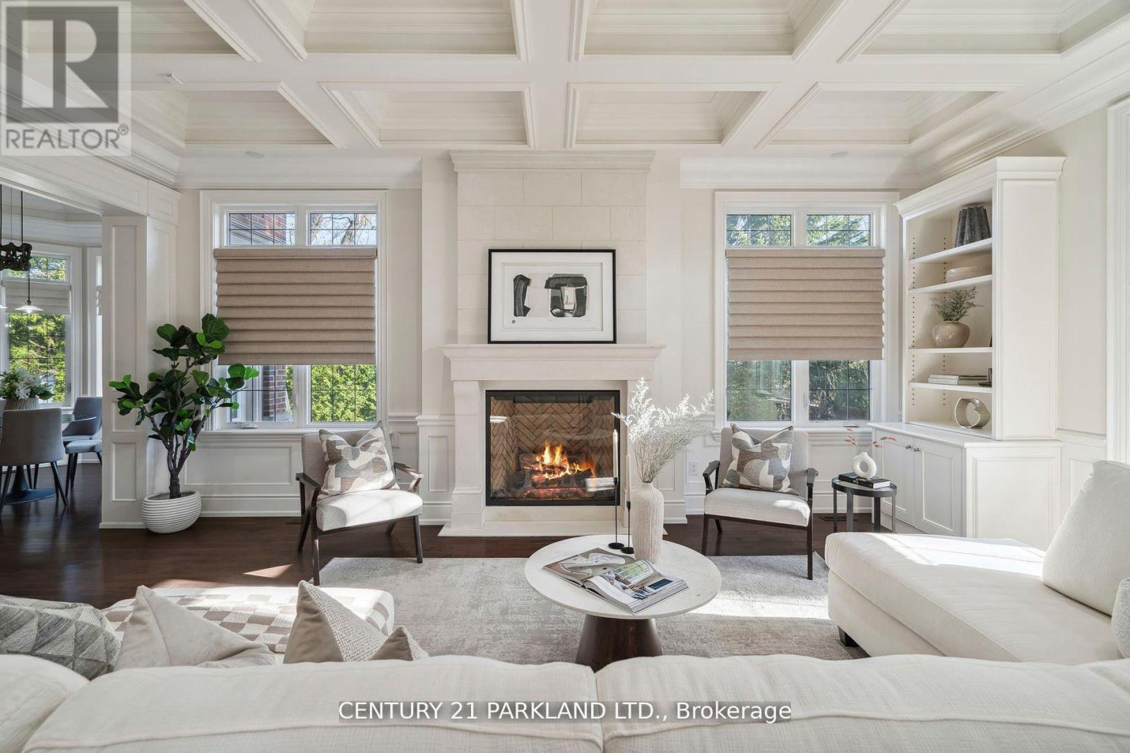337 Kingsdale Avenue, Toronto, ON - Indoor Photo Showing Living Room With Fireplace