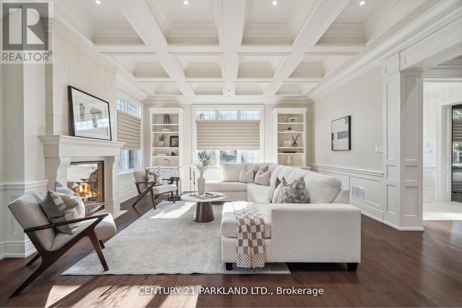 337 Kingsdale Avenue, Toronto, ON - Indoor Photo Showing Living Room With Fireplace