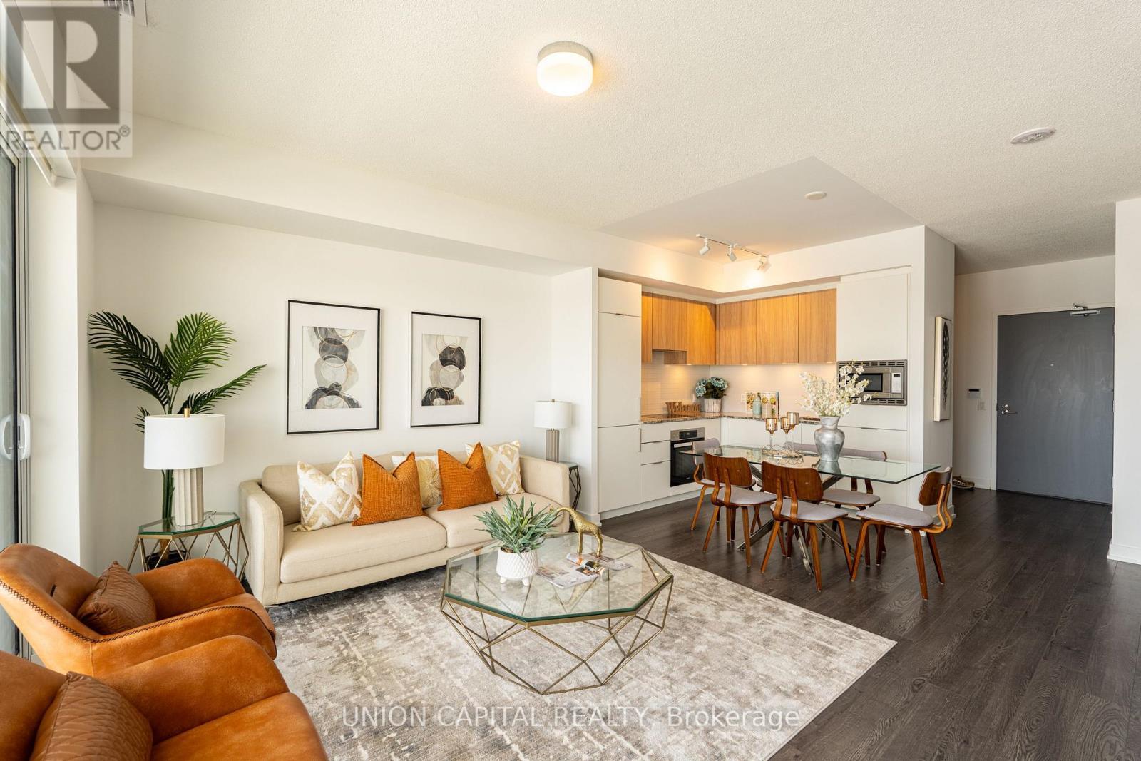 513 - 50 O'Neill Road, Toronto, ON - Indoor Photo Showing Living Room