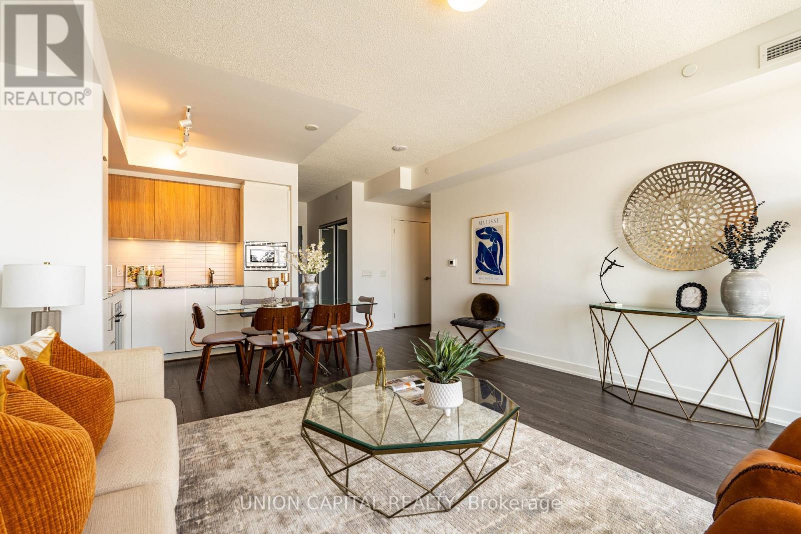 513 - 50 O'Neill Road, Toronto, ON - Indoor Photo Showing Living Room