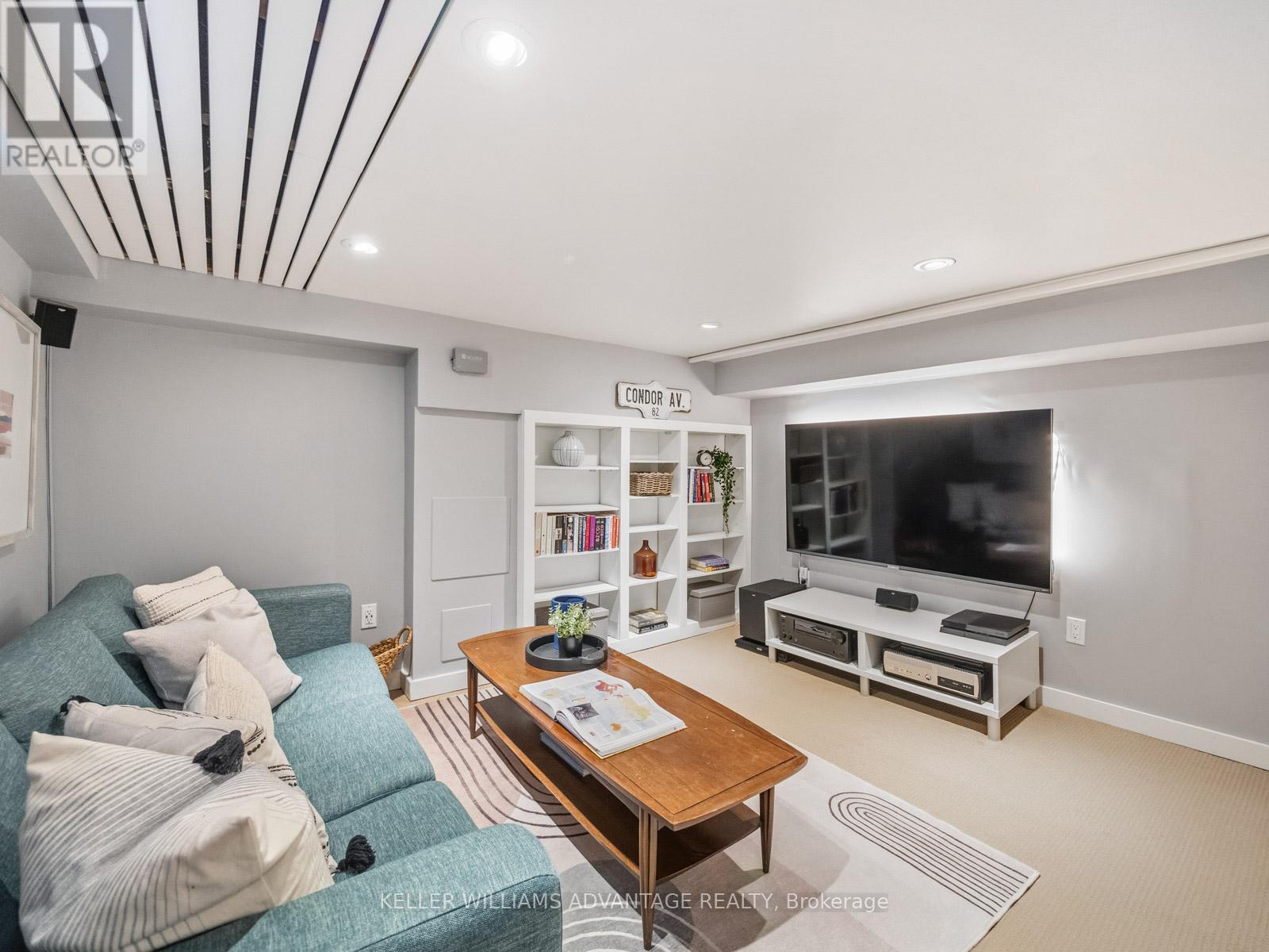 9 Condor Avenue, Toronto, ON - Indoor Photo Showing Living Room