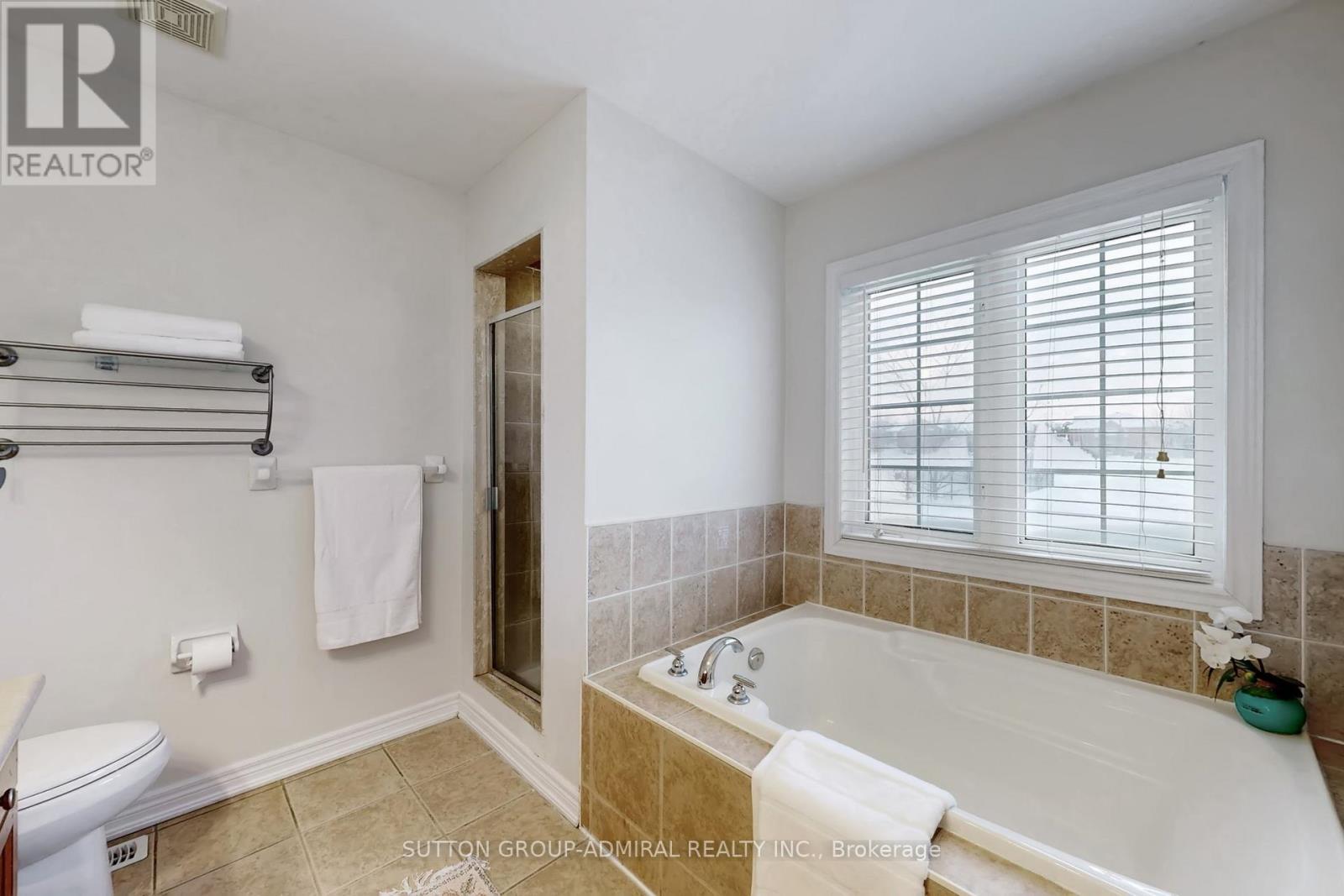 98 Dewpoint Road, Vaughan, ON - Indoor Photo Showing Bathroom
