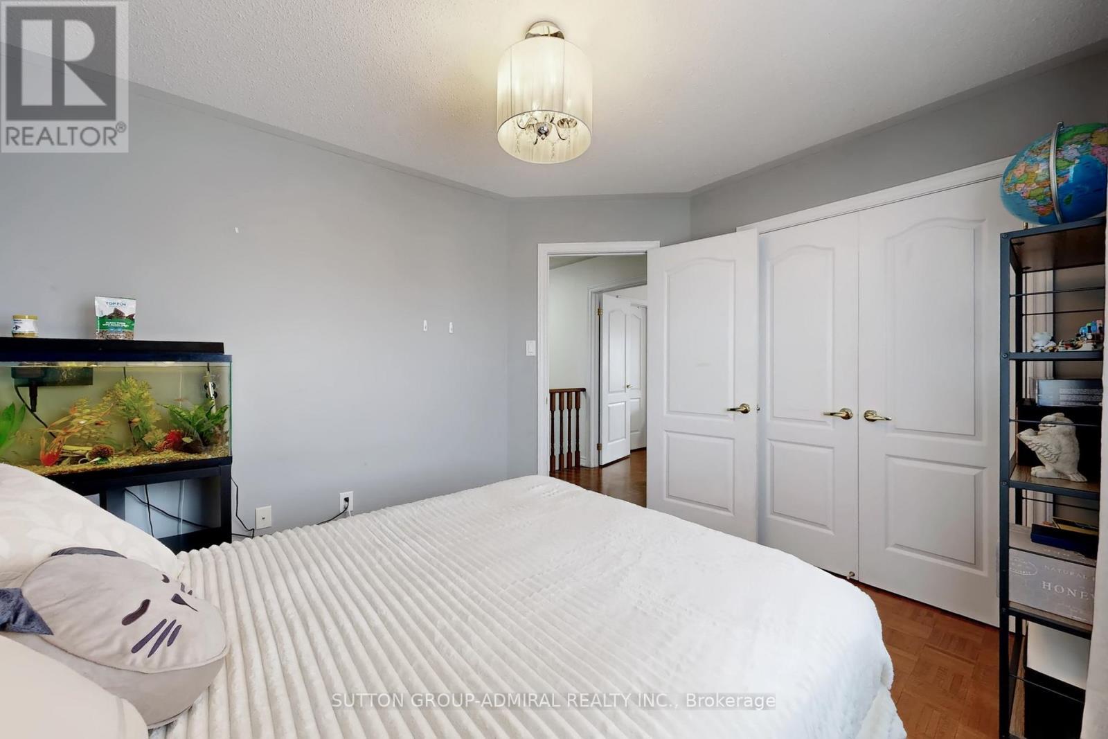 98 Dewpoint Road, Vaughan, ON - Indoor Photo Showing Bedroom