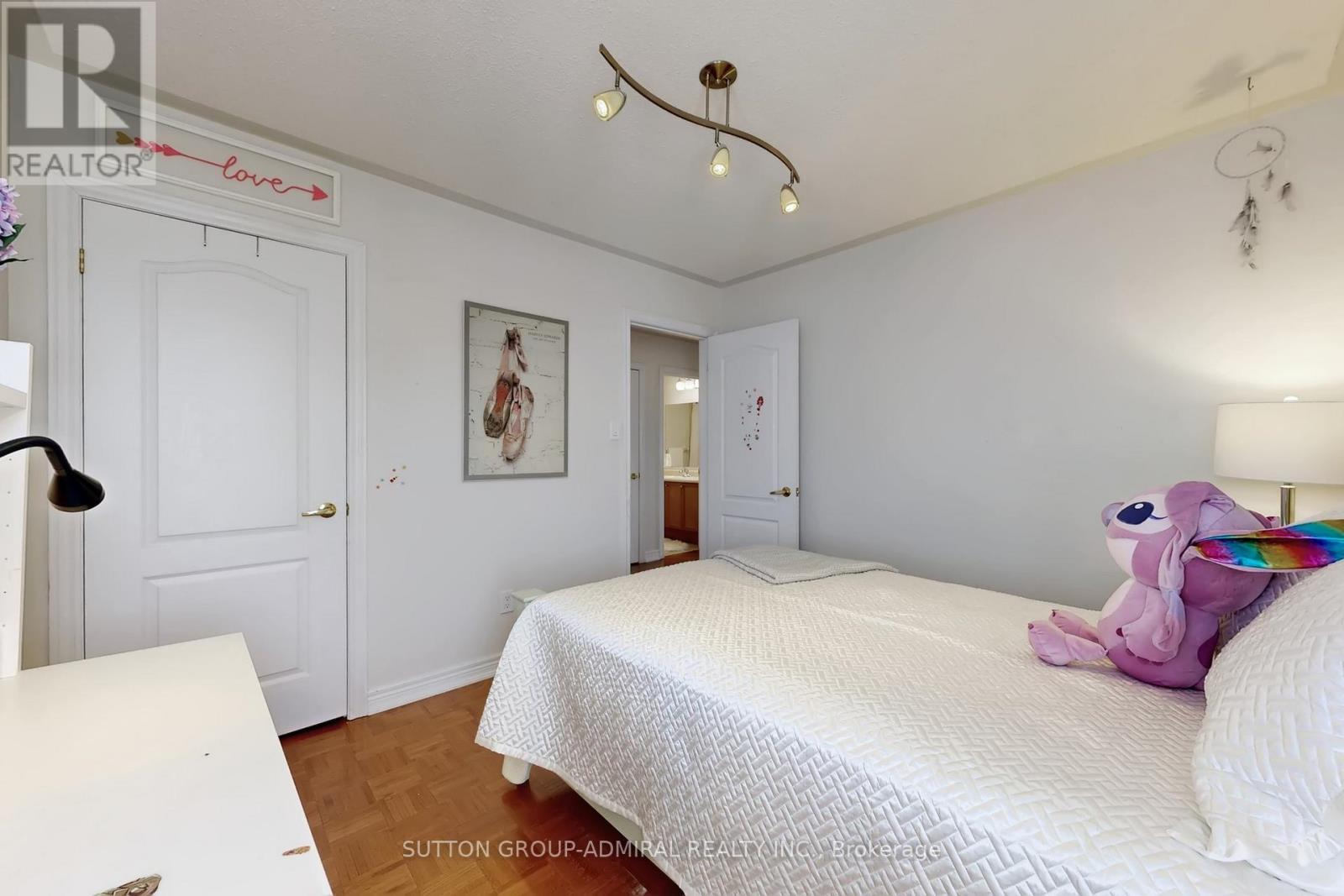 98 Dewpoint Road, Vaughan, ON - Indoor Photo Showing Bedroom