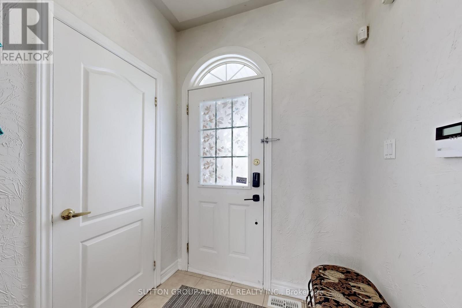 98 Dewpoint Road, Vaughan, ON - Indoor Photo Showing Other Room