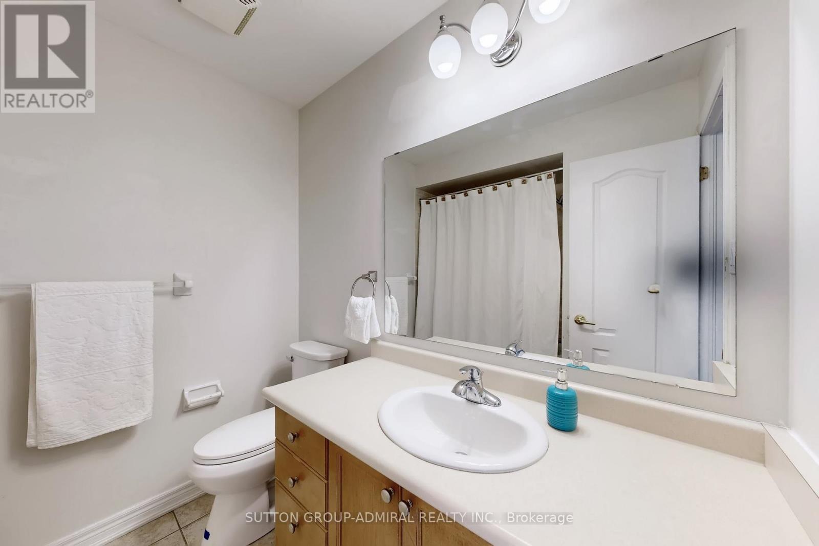 98 Dewpoint Road, Vaughan, ON - Indoor Photo Showing Bathroom