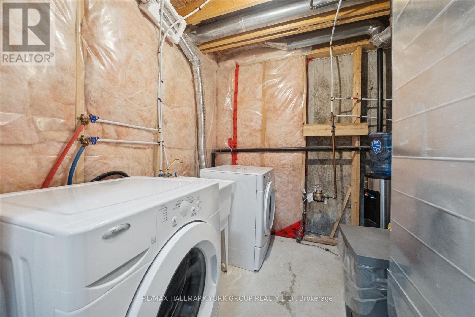 70 - 50 Southwoods Crescent, Barrie, ON - Indoor Photo Showing Laundry Room