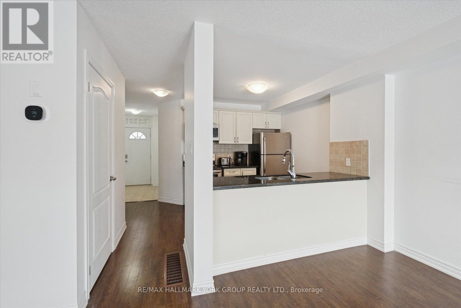 70 - 50 Southwoods Crescent, Barrie, ON - Indoor Photo Showing Other Room