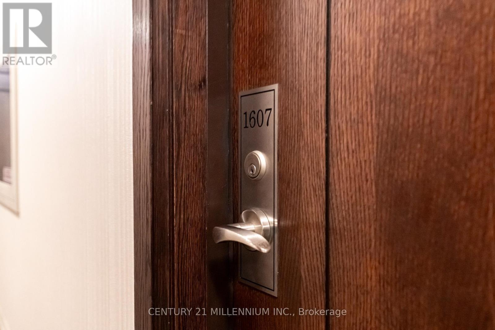 1607 - 339 Rathburn Road W, Mississauga, ON - Indoor