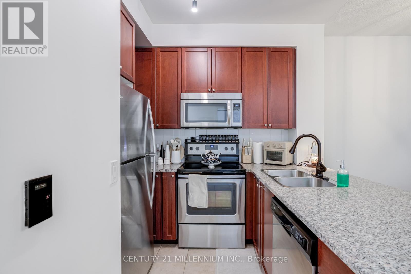 1607 - 339 Rathburn Road W, Mississauga, ON - Indoor Photo Showing Kitchen With Double Sink