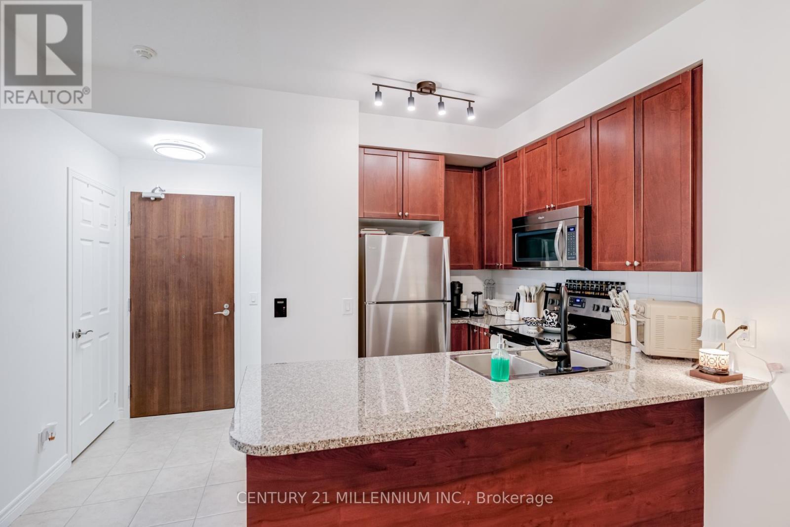 1607 - 339 Rathburn Road W, Mississauga, ON - Indoor Photo Showing Kitchen