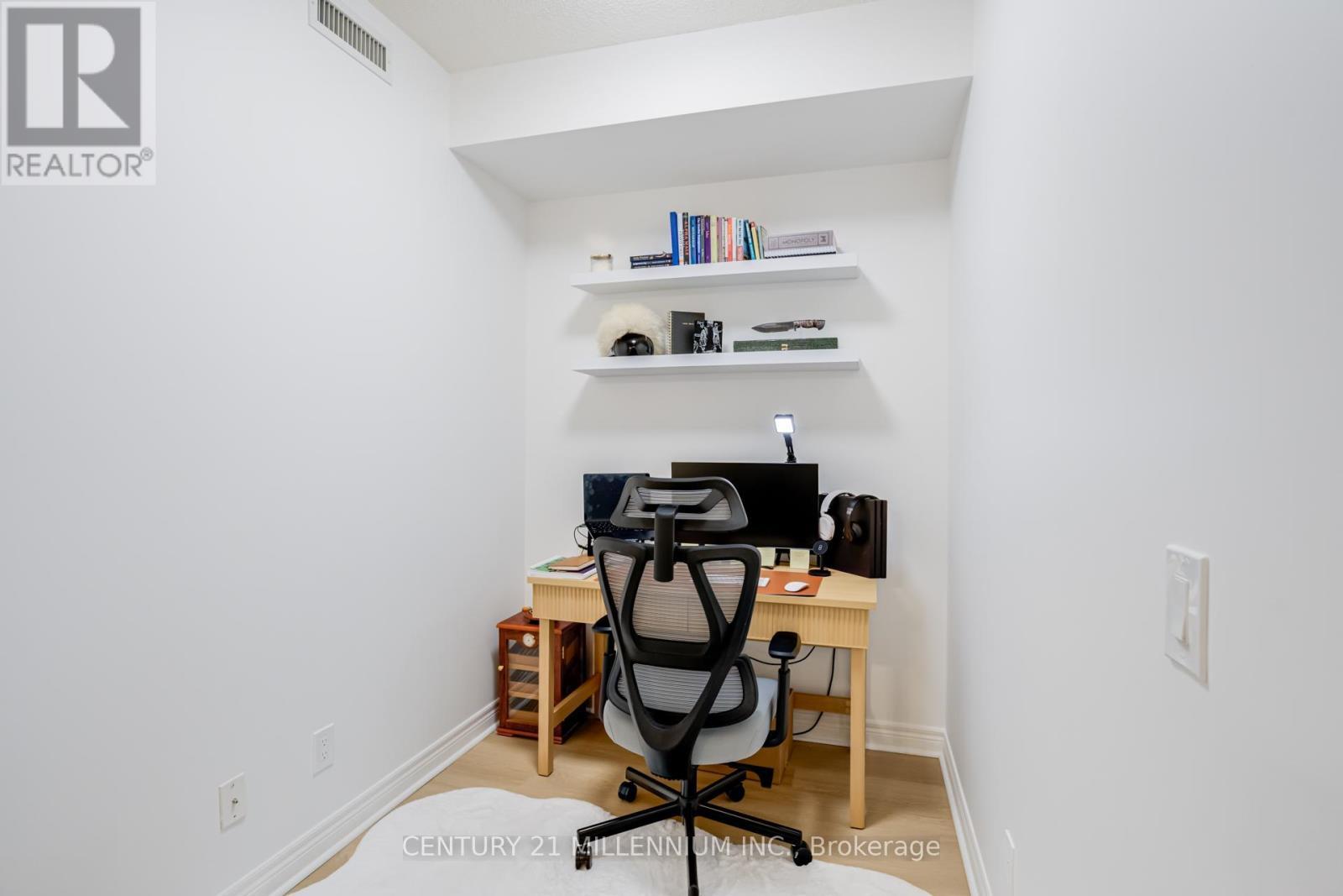 1607 - 339 Rathburn Road W, Mississauga, ON - Indoor