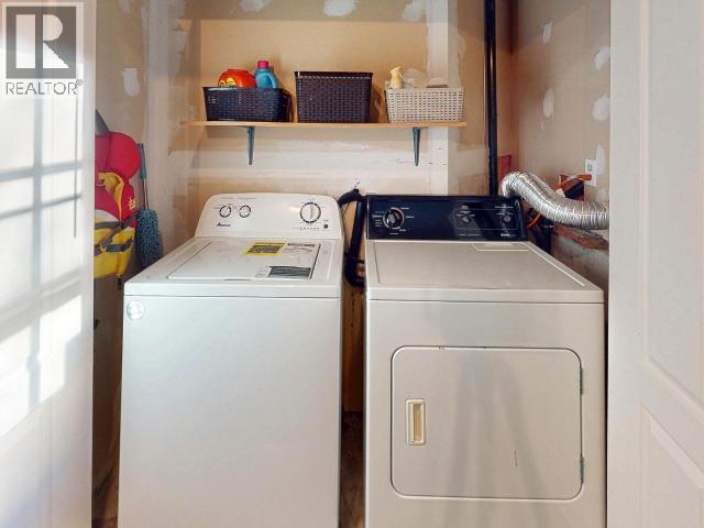 5439 Manson Ave, Powell River, BC - Indoor Photo Showing Laundry Room